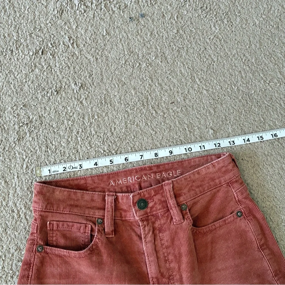American Eagle Mom Straight Jeans Mauve Coral Corduroy Jeans Size 0 Regular - Picture 10 of 13